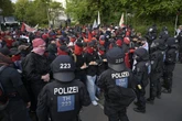AfD-Parteitag: Demonstranten wollten Absperrung durchbrechen und Polizisten angreifen