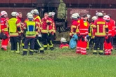 Lebensgefahr! Teenager bekommt Stromschlag beim Klettern auf Oberleitungsmast