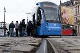 Tragischer Sturz in Münchner Tram: Mann stirbt Monate später im Krankenhaus