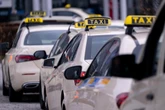 Mann will Taxifahrt nicht zahlen und zückt stattdessen Cuttermesser