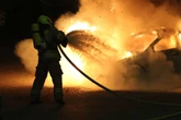 Feuerteufel versetzt Schöneberg in Angst: Fünf Autos in einer Nacht abgefackelt