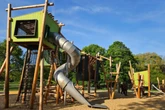Pünktlich zum Sommerferien-Start: Stadt Köln eröffnet neuen Spielplatz in Nippes