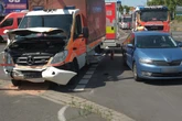 Feuerwehrfahrzeug rammt Škoda: Frau bei Unfall in Leipzig verletzt