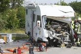 Schlimmer Crash auf der A9: Fahrer wird in Wohnmobil eingeklemmt
