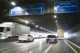 Nach Großbrand auf A81: Mehrere Spuren im Engelbergtunnel wieder frei