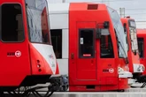 Absackungen an wichtiger KVB-Haltestelle: Ausstieg nicht möglich, Ersatz-Bahnsteig geplant