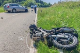 Biker will Bus überholen und prallt frontal gegen BMW: 23-Jähriger sofort tot