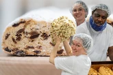 In fünf Monaten ist wieder Advent! Bei Emil Reimann wird schon jetzt Christstollen gebacken