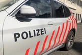 Attacke an Schweizer Bahnhof: Mann sticht auf Passanten ein