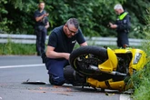 Heftiger Motorrad-Crash in Remscheid: Fahrerin lebensgefährlich verletzt