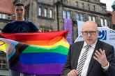 Flaggen-Affäre von Chemnitz: Warum hängt zum CSD keine Pride-Flagge vorm Rathaus?