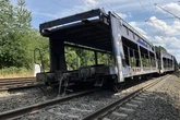 Zwei Waggons von Autozug in Nidderau entgleist