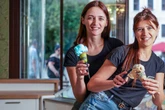 Wie viel Gramm wiegt eine Kugel Eis? Das Ergebnis überrascht - bis zu 50 Gramm Unterschied!