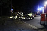 Tödlicher Unfall in NRW: Biker verliert Kontrolle über sein Motorrad und kracht gegen Straßenlaterne