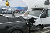 Langer Stau nach Auffahrunfall auf A9 bei Leipzig: Eine Person verletzt in Klinik