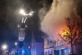 Flammen und Rauch sorgen für Großeinsatz: Feuerwehr kämpft gegen Brand