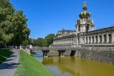 Kann man ja mal machen: Suffkopp setzt sich zum Angeln an den Zwingerteich