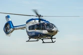 Zeuge hört Schüsse: Polizei sucht flüchtige Männer auch mit Hubschrauber
