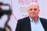 Ins Krankenhaus eingeliefert - Sorge um Uli Hoeneß
