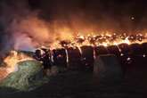 Hunderte Strohballen brennen im Harz: War es Brandstiftung?