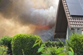 Wohnhaus bei Aachen brennt lichterloh - Zeugen berichten von Explosion und meterhohen Flammen