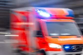 Lebensgefahr: Mann brutal zugerichtet und auf Gehweg zurückgelassen
