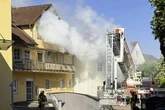 Feuerwehr-Großeinsatz in Rheinhessen: Haus mit 35 Bewohnern in Flammen