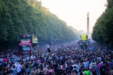 Nach CSD-Anschlag: Findet "Rave The Planet" in Berlin trotzdem statt?