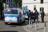 Schwer bewaffnete Polizisten am Arbeitsamt in Leipzig: Was ist da los?