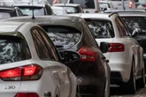 Überall Autos! So viele Fahrzeuge sind pro 1000 Menschen in NRW unterwegs