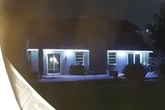 Paar wird um 3 Uhr morgens von Überwachungs-Kamera geweckt: Dann folgt die Überraschung