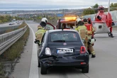 Unfall auf der A4: Toyota prallt gegen Fiat, Auto schleudert quer über die Straße