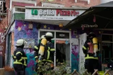 Brand in Pizzeria: Feuerwehr rückt mit zwei Trupps an