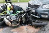 Skoda-Fahrerin übersieht Krad: Biker im Krankenhaus