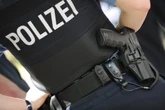 Mehrere Anwesen durchsucht: Polizei entdeckt illegale Waffen bei 67-Jährigem