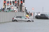 Orkantief macht sich breit: Sturmflut erreicht Hafen im Norden