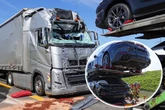 Stau nach Unfall auf A4: 36-Jähriger fährt Lastwagen voller Porsche ins Heck