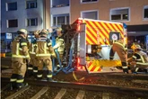 Rettungswagen kippt um: Mindestens zwei Verletzte bei Unfall in Stuttgart!