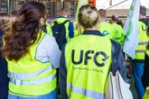 Flugbegleiter wehren sich gegen Abschiebungen: "Wir sind keine Vollzugsbeamten"