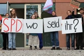 Verregnete Mini-Demo in Dresden: "SPD, wo seid ihr?"