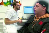 Arbeits-Verweigerer Chris will Pornostar werden, doch dann kriegt er das Abstrich-Ergebnis