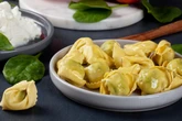 Tot durch Tortellini? Frau stirbt nach Restaurant-Besuch – Witwer verlangt Aufklärung