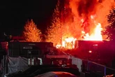 Brandstiftung in Schönwalde? 14 Transporter von Amazon und Co. abgefackelt