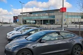Tesla-Werk in Grünheide wächst: Unternehmen sucht 1000 neue Mitarbeiter