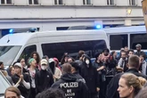Großer Aufschrei wegen Prügel-Polizist bei Pro-Palästina-Demo: Ermittlungen in beide Richtungen