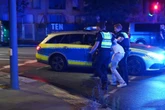 Feuerwehr kehrt von Einsatz zurück: Plötzlich fallen Schüsse