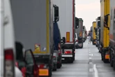 Lkw-Crash auf A4 bei Dresden: Fahrbahn dicht, kilometerlanger Stau