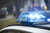 Ladendiebstahl eskaliert: Täter bespuckt Kassiererin und bedroht Kundinnen mit Schere
