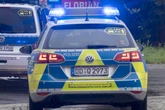 Radfahrerin kracht in Dresden gegen Auto: Dann begeht sie eine Straftat