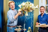 Ist schon wieder Weihnachten? Großes Stollen-Shooting mit Windbeuteln und Pralinen